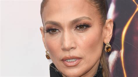 jennifer lopez neue frisur|Jennifer Lopez überrascht mit neuem Pony – als Teil einer sommerlich.